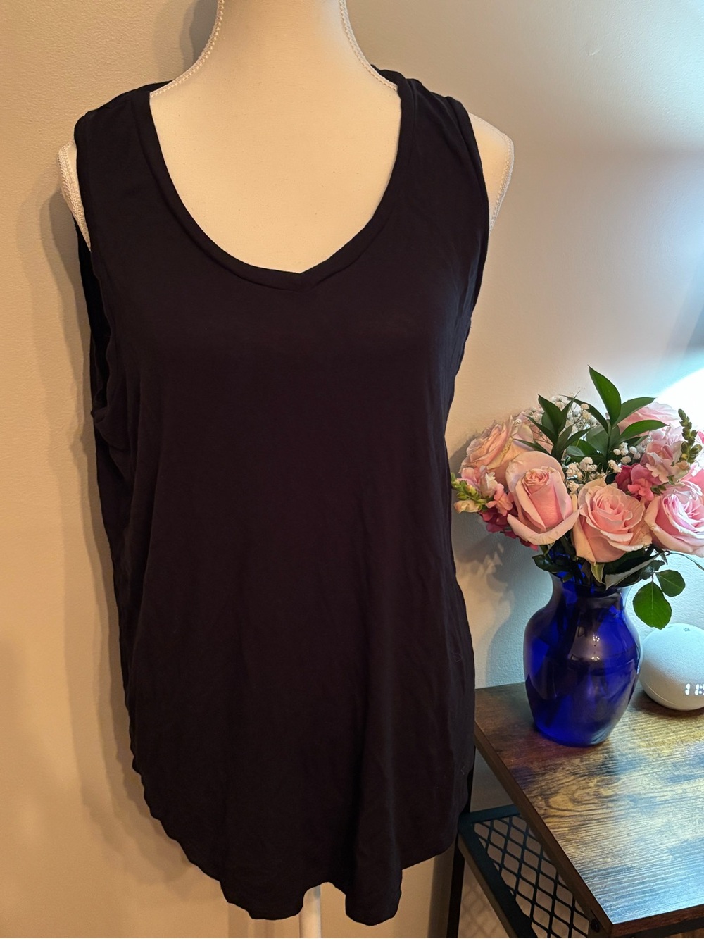 2 Women’s Sleeveless Tank Tops